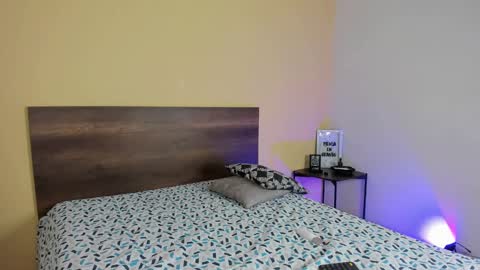 Snapshot of justinbiler chatting on 01-06-25, 03:40 Justin online show from 01-06-25, 03:40