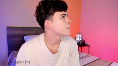 Snapshot of justinbiler chatting on 02-16-25, 12:32 Justin online show from 02-16-25, 12:32