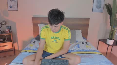 Snapshot of justinbiler chatting on 09-10-25, 12:38 Justin online show from 09-10-25, 12:38