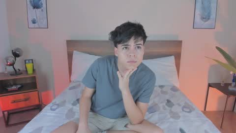 Snapshot of justinbiler chatting on 09-12-25, 12:38 Justin online show from 09-12-25, 12:38