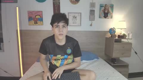 Snapshot of justinbiler chatting on 09-20-25, 12:39 Justin online show from 09-20-25, 12:39