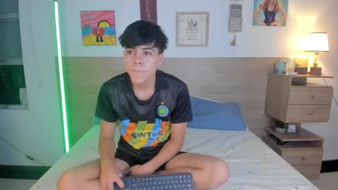 Snapshot of justinbiler chatting on 10-11-25, 12:47 Justin online show from 10-11-25, 12:47