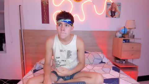 Snapshot of justinbiler chatting on 10-19-25, 12:39 Justin online show from 10-19-25, 12:39