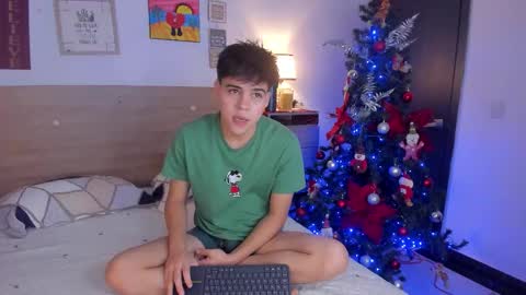 Snapshot of justinbiler chatting on 11-17-25, 01:06 Justin online show from 11-17-25, 01:06