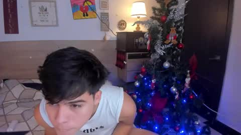 Snapshot of justinbiler chatting on 12-14-25, 12:32 Justin online show from 12-14-25, 12:32