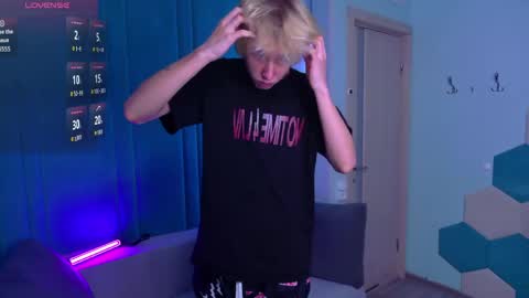 justTEEN online show from 04-20-26, 10:18