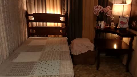 Snapshot of justine_hunk chatting on 12-18-24, 10:57 justine_hunk online show from 12-18-24, 10:57