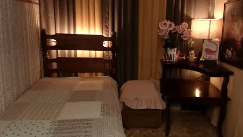 Snapshot of justine_hunk chatting on 12-21-24, 10:50 justine_hunk online show from 12-21-24, 10:50