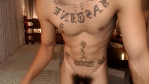 Snapshot of justine_hunk chatting on 10-28-25, 04:49 justine_hunk online show from 10-28-25, 04:49