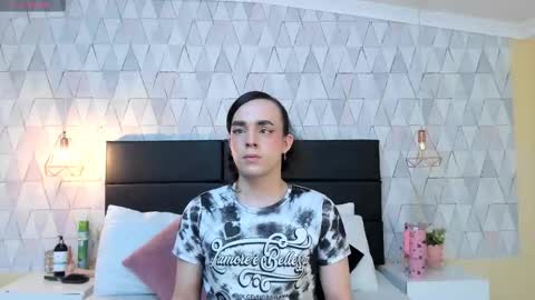 Justine online show from 11-19-25, 02:44