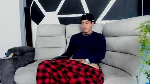 Snapshot of justinfuller_31 chatting on 11-09-25, 07:01 justinfuller_31 online show from 11-09-25, 07:01