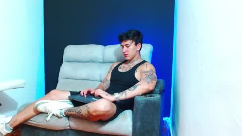 Snapshot of justinfuller_31 chatting on 05-08-26, 01:33 justinfuller_31 online show from 05-08-26, 01:33