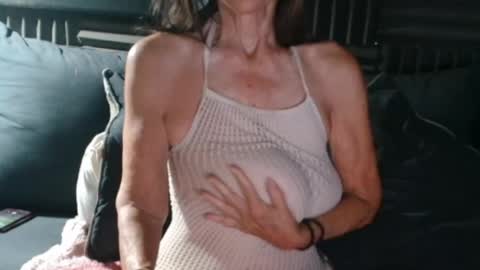 Snapshot of justmebev19591234 chatting on 06-06-26, 10:20 Bev aka Diamond online show from 06-06-26, 10:20