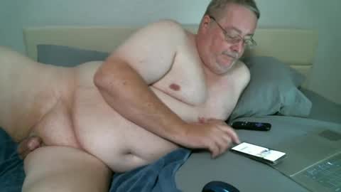 justmedm64 online show from 09-28-25, 12:49