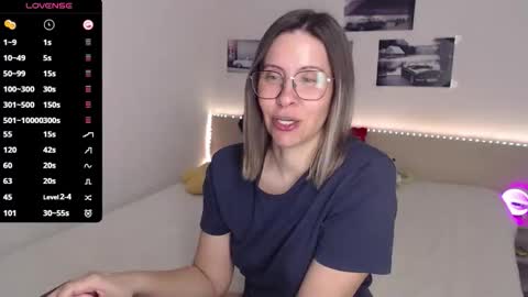 Julie online show from 04-13-26, 03:34