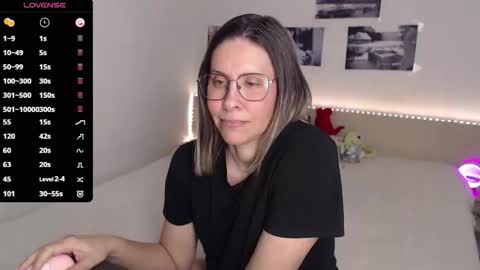 Snapshot of justmexy7 chatting on 04-29-26, 04:22 Julie online show from 04-29-26, 04:22