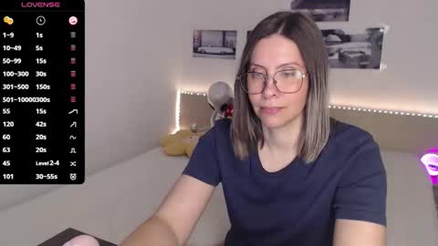 Snapshot of justmexy7 chatting on 05-08-26, 04:07 Julie online show from 05-08-26, 04:07