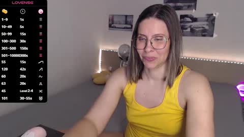 Snapshot of justmexy7 chatting on 05-11-26, 04:04 Julie online show from 05-11-26, 04:04