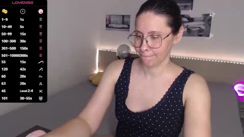 Snapshot of justmexy7 chatting on 05-15-26, 04:25 Julie online show from 05-15-26, 04:25