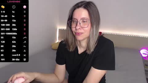Snapshot of justmexy7 chatting on 05-24-26, 04:06 Julie online show from 05-24-26, 04:06