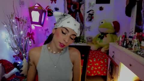 Snapshot of justmia_ chatting on 12-12-24, 06:36 Mia online show from 12-12-24, 06:36