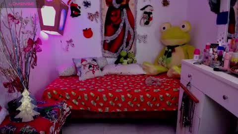 Snapshot of justmia_ chatting on 12-20-24, 04:53 Mia online show from 12-20-24, 04:53