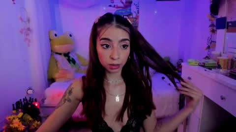 Snapshot of justmia_ chatting on 01-18-25, 10:28 Mia online show from 01-18-25, 10:28