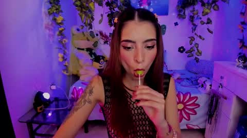 Snapshot of justmia_ chatting on 02-25-25, 05:08 Mia online show from 02-25-25, 05:08