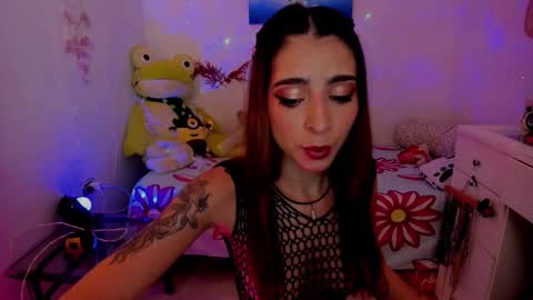 Snapshot of justmia_ chatting on 02-25-25, 11:44 Mia online show from 02-25-25, 11:44