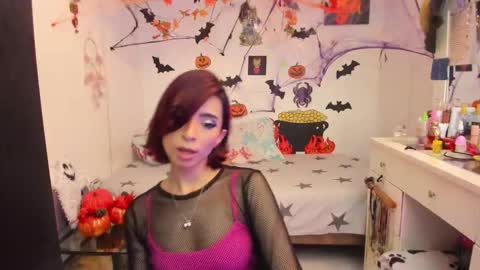 Snapshot of justmia_ chatting on 11-05-25, 10:32 Mia online show from 11-05-25, 10:32