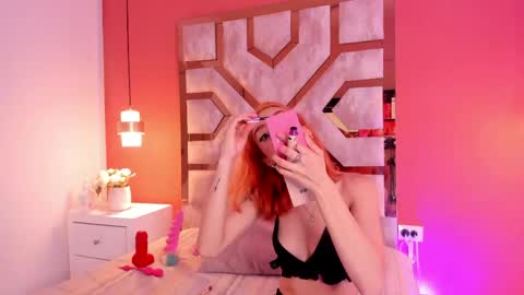 Mia online show from 04-10-26, 07:29