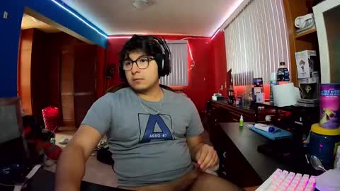 Snapshot of justsky117 chatting on 12-29-24, 08:37 justsky117 online show from 12-29-24, 08:37