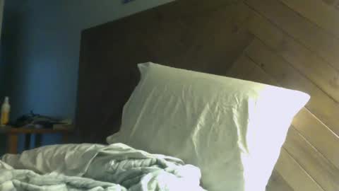 J and Sugar snap pea online show from 03-12-26, 02:07