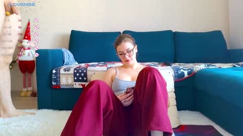 KITTY AND NICK Broadcast start time 10 am and 10 pm Moscow time online show from 01-12-25, 09:08