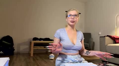 KITTY AND NICK Broadcast start time 10 am and 10 pm Moscow time online show from 03-10-26, 10:26