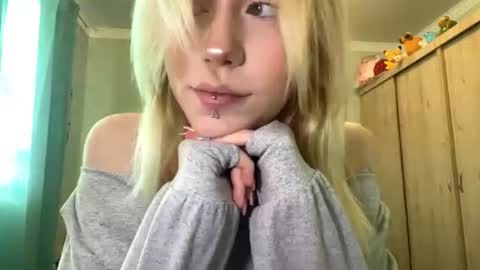 Snapshot of kacicasal chatting on 06-27-26, 02:12 Mia 1st day here online show from 06-27-26, 02:12
