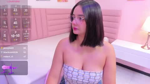 Snapshot of kae_styles chatting on 10-03-25, 08:17 Kyelie online show from 10-03-25, 08:17