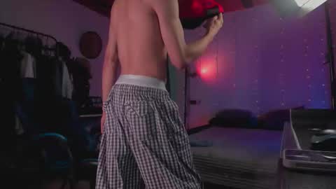 Kael Owens online show from 11-27-25, 03:36