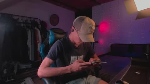 Kael Owens online show from 12-01-25, 06:02