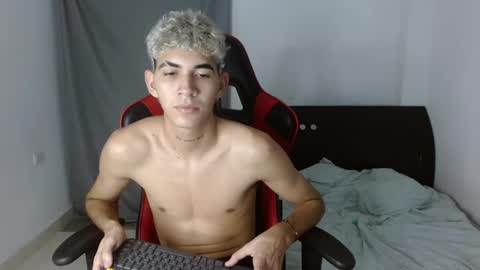 Snapshot of kai_lord_ chatting on 12-30-24, 05:04 Kai online show from 12-30-24, 05:04