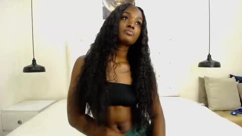 Snapshot of kaiadebayo chatting on 02-21-25, 04:48 Angie online show from 02-21-25, 04:48