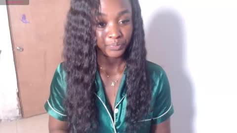 Snapshot of kaiadebayo chatting on 10-12-25, 05:39 Angie online show from 10-12-25, 05:39