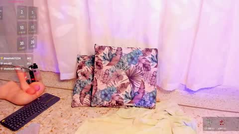 Snapshot of kaiavalentinee chatting on 01-12-25, 07:00 Kai online show from 01-12-25, 07:00