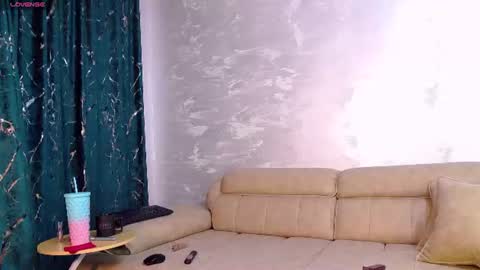 Snapshot of kailalewis chatting on 06-12-26, 05:34 Kaila Lewis online show from 06-12-26, 05:34