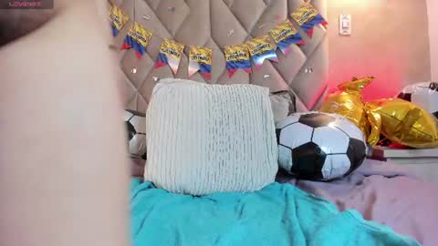 Snapshot of kailinmoon chatting on 06-24-26, 12:26 Kailin online show from 06-24-26, 12:26