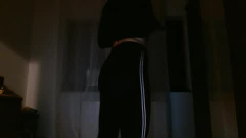 Snapshot of kairaember chatting on 12-16-25, 09:42 Kaira Ember online show from 12-16-25, 09:42