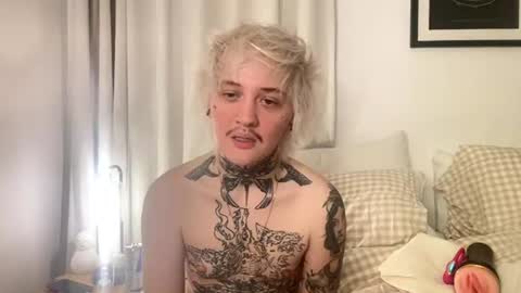 Snapshot of kairoknox chatting on 03-04-26, 12:05 Kairo Kox online show from 03-04-26, 12:05