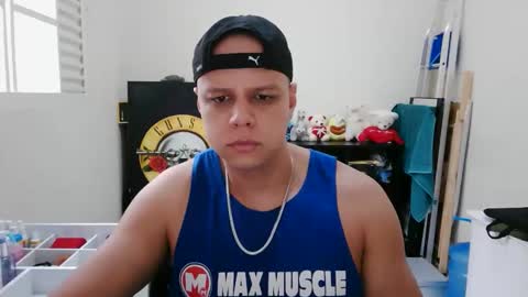 Snapshot of kaiserdoom chatting on 12-15-25, 10:52 kaiserdoom online show from 12-15-25, 10:52