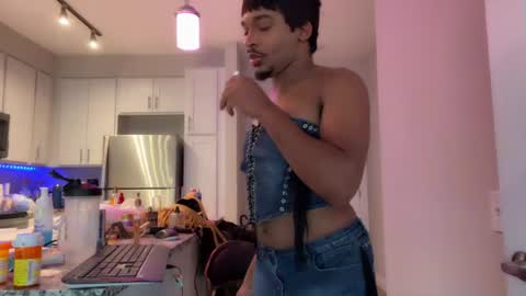 Snapshot of kaitemptation chatting on 06-17-26, 11:49 Malakai Kai or Ky online show from 06-17-26, 11:49
