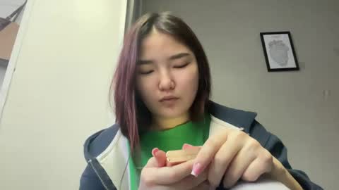 Sakura online show from 04-19-26, 01:21
